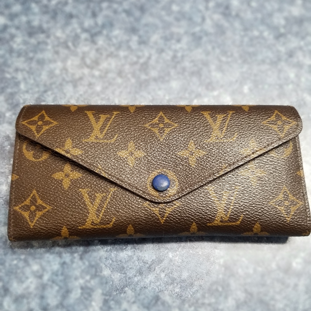 Louis vuitton wallet in EUC